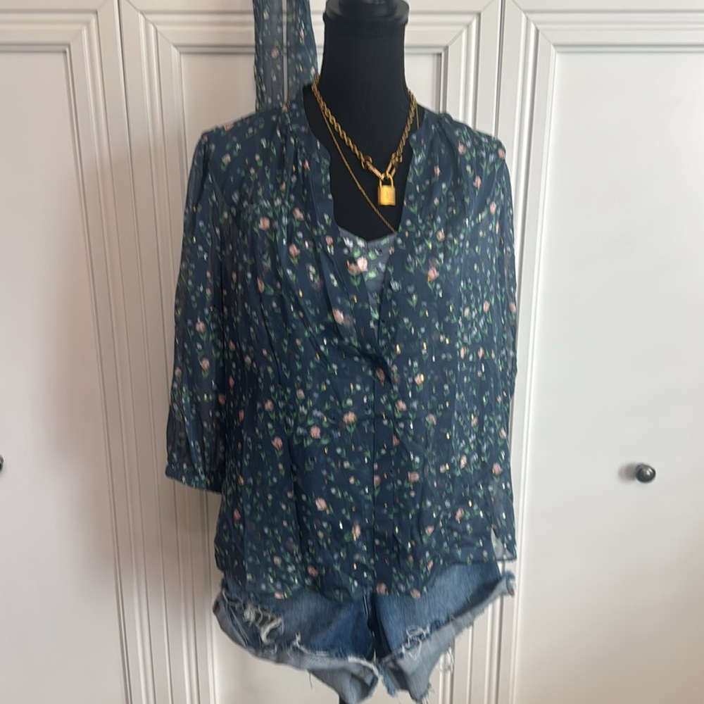 White House Black Market Floral Blouse and Camisole in Blue and Pink - Picture 4 of 8